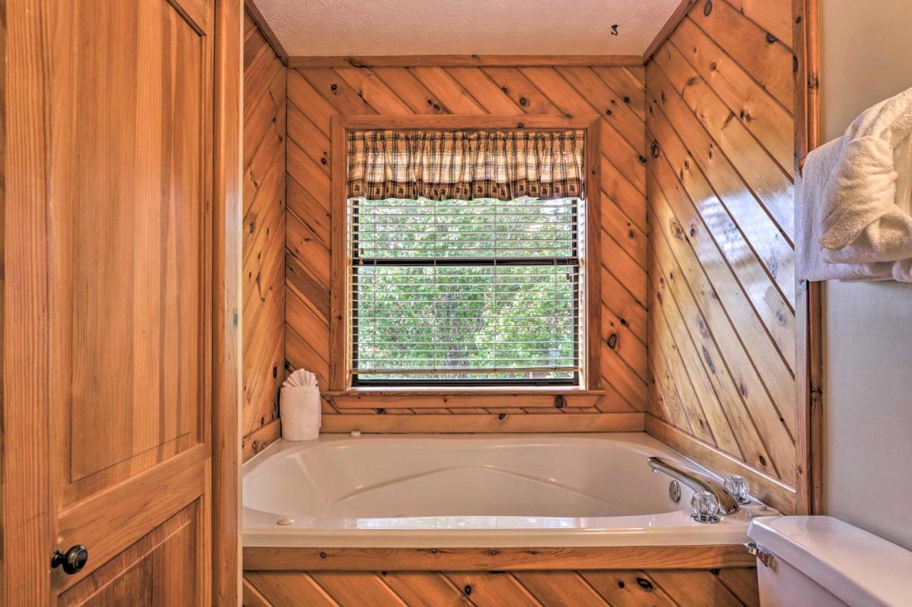 فيلا Smoky Mountain Retreat With Hot Tub, Arcade Games بيدجن فورج المظهر الخارجي الصورة