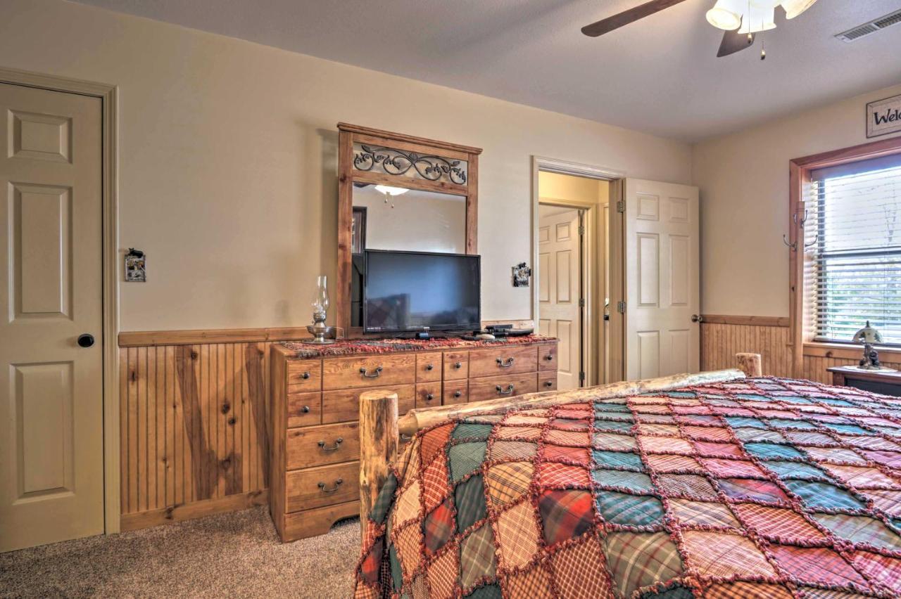فيلا Smoky Mountain Retreat With Hot Tub, Arcade Games بيدجن فورج المظهر الخارجي الصورة