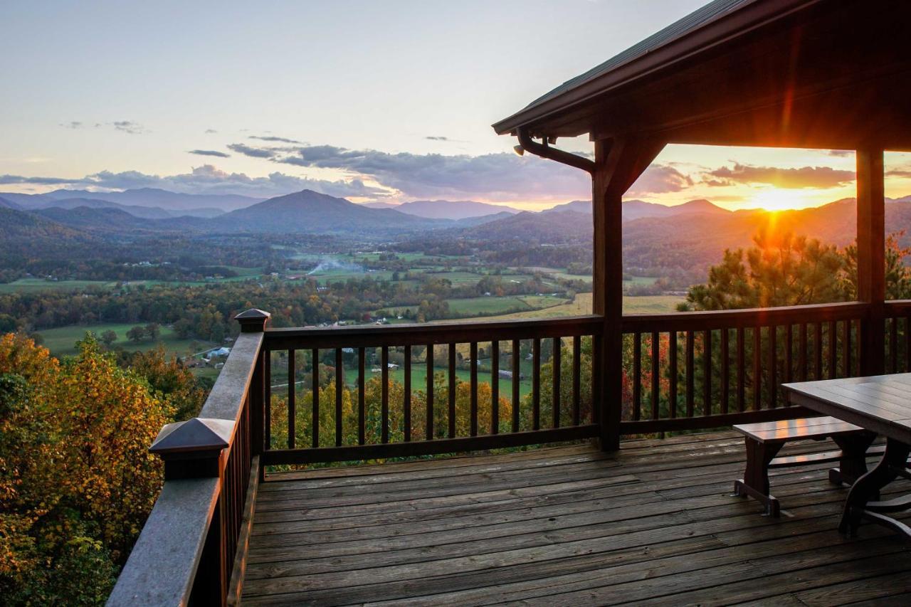 فيلا Smoky Mountain Retreat With Hot Tub, Arcade Games بيدجن فورج المظهر الخارجي الصورة