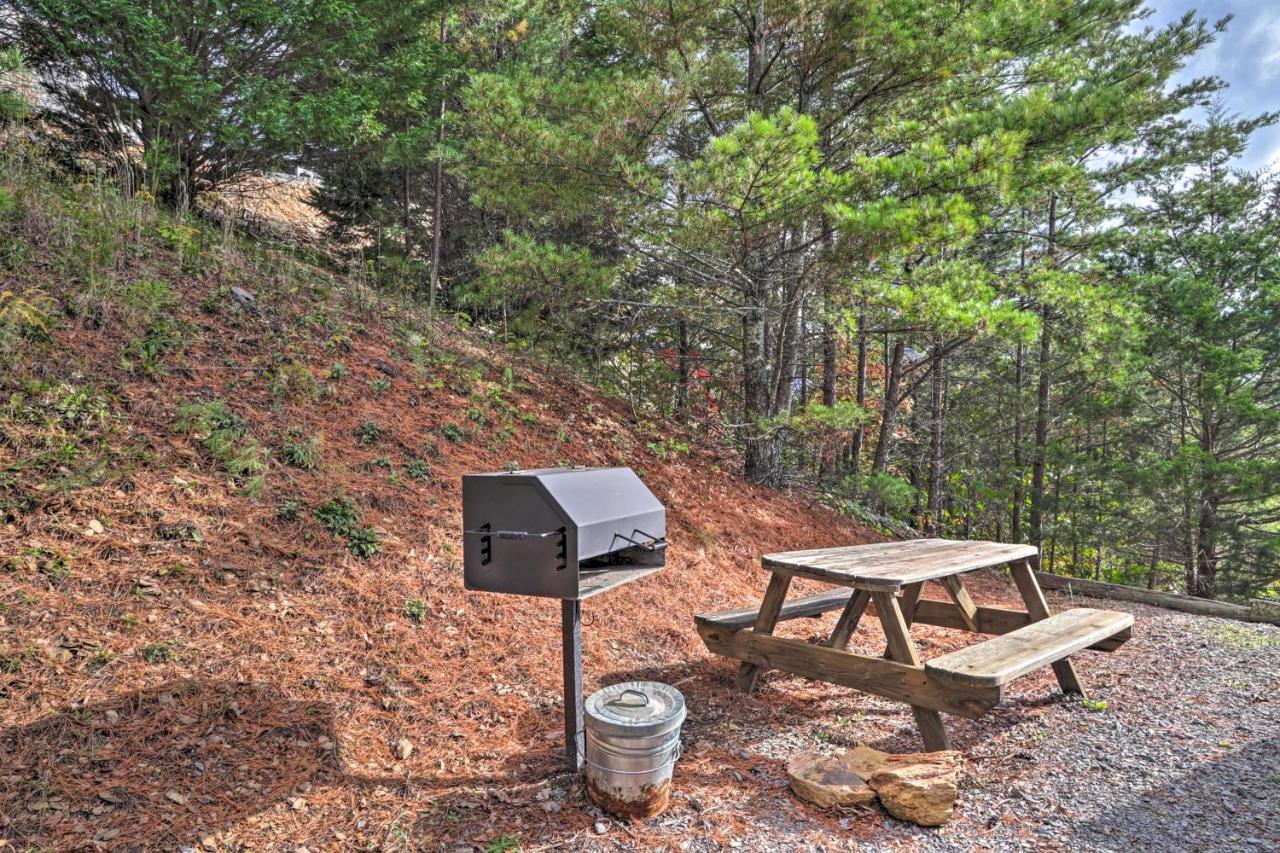 فيلا Smoky Mountain Retreat With Hot Tub, Arcade Games بيدجن فورج المظهر الخارجي الصورة